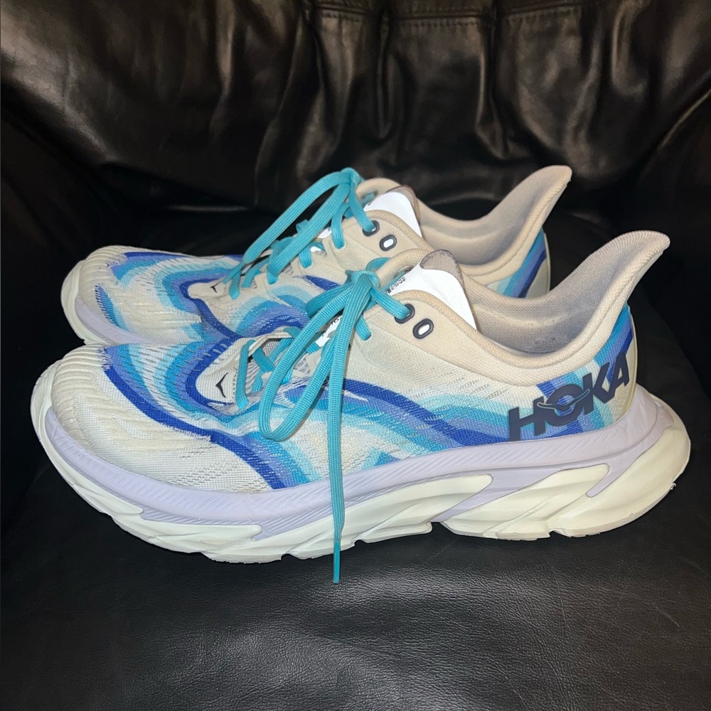 HOKA One One Clifton edge UNISEX Geometric Size US 9.5 Women 8.5 Men’s
